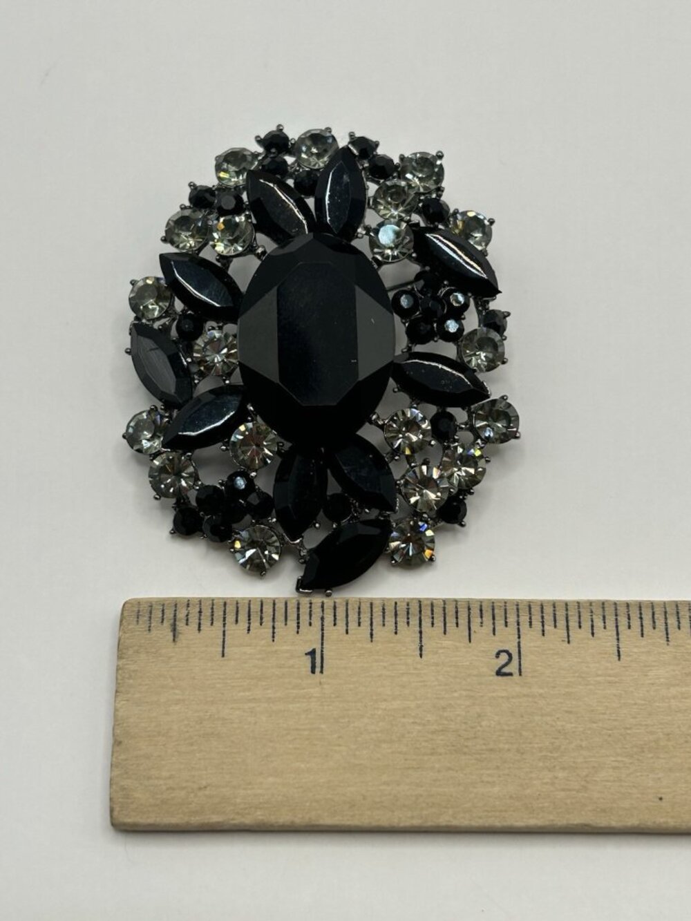 Large Black Rhinestone Costume Brooch Statement Pin Silver Tone Traitors Sparkle - Picture 10 of 10